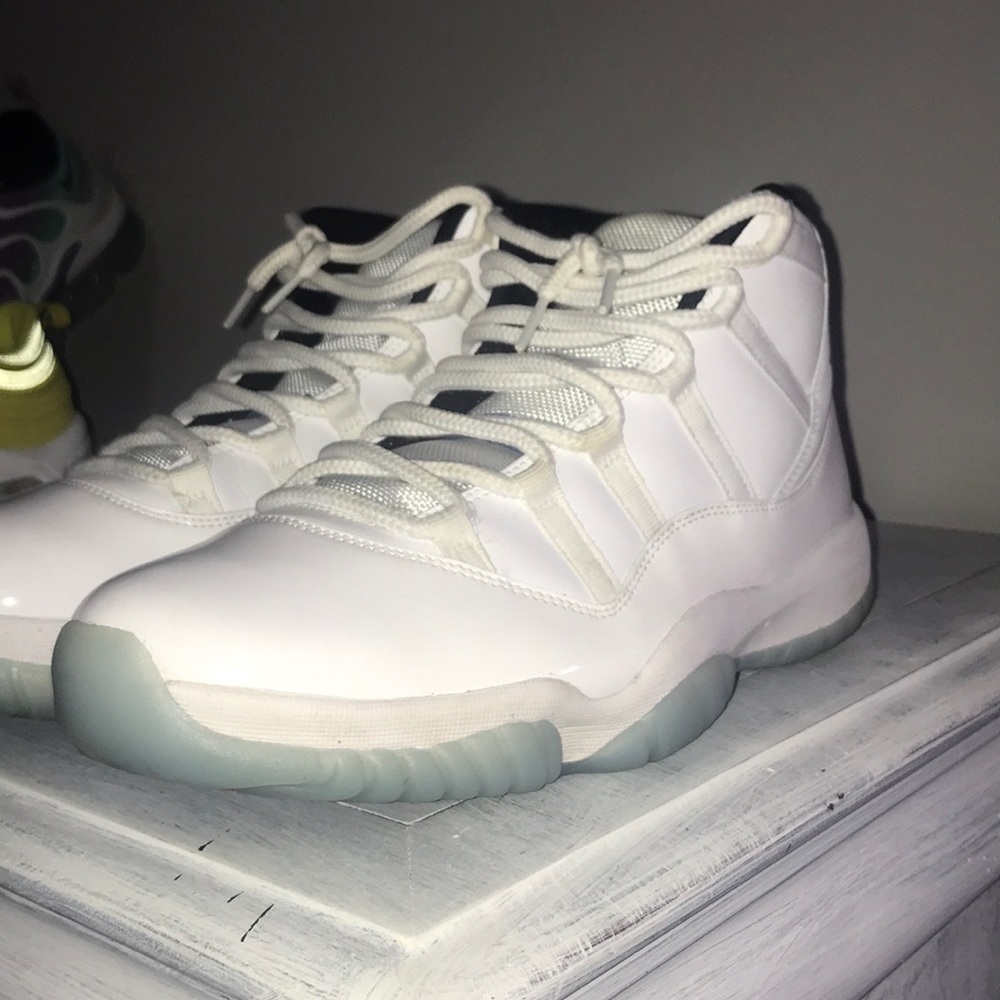 Jordan 11 Legend Blue